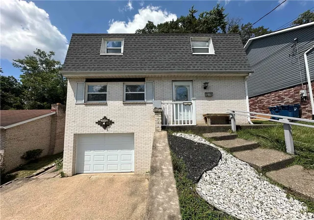 Photo 1 of Single family home for sale at 279 Richland Dr, Pittsburgh, PA 15235 | MLS# 1741524 | Listing updated on 2026-04-13