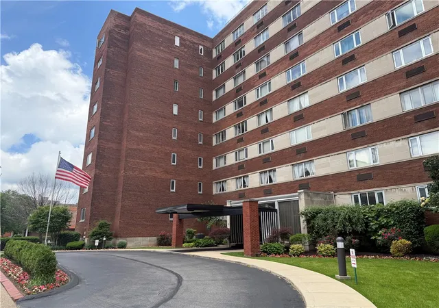 Homes for sale in Oakland, PA | 128 N Craig St #911, Oakland, PA 15213 | MLS# 1741709