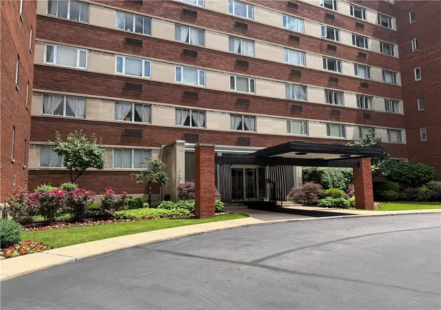Homes for sale in Oakland, PA | 128 N Craig St #911, Oakland, PA 15213 | MLS# 1741709