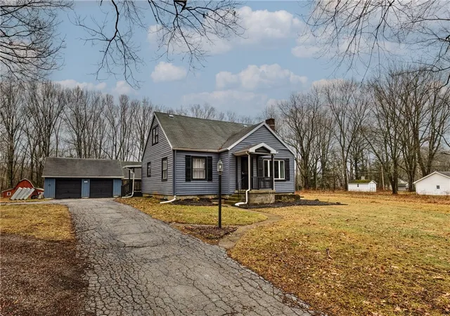 Photo 3 of Sale Pending at 5782 N Edinburg Rd, Mahoning Twp, PA 16116 | MLS# 1741758 | Listing updated on 2026-07-19
