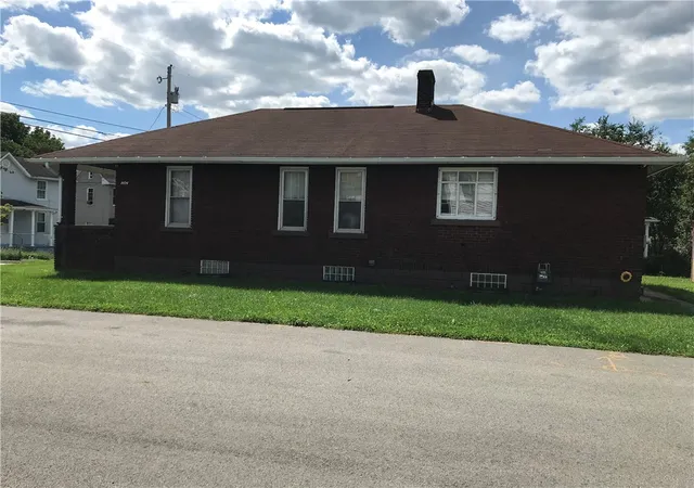 Photo 3 of Single family home for sale at 1404 Aetna St, Connellsville, PA 15425 | MLS# 1741963 | Listing updated on 2026-09-01