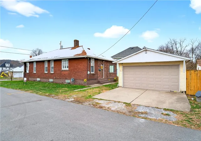 Homes for sale in Connellsville, PA | 1404 Aetna St, Connellsville, PA 15425 | MLS# 1741963