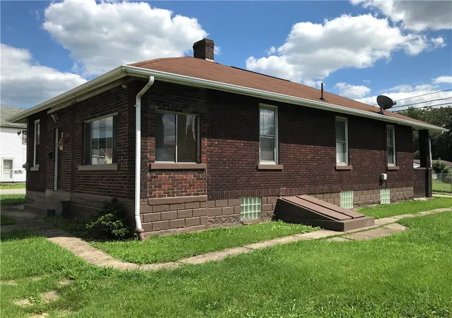 Photo 3 of Single family home for sale at 1404 Aetna St, Connellsville, PA 15425 | MLS# 1741963 | Listing updated on 2026-09-01
