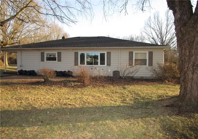 2nd image of 410 Hazen Rd, Sharpsville, PA 16150 | MLS# 1741860