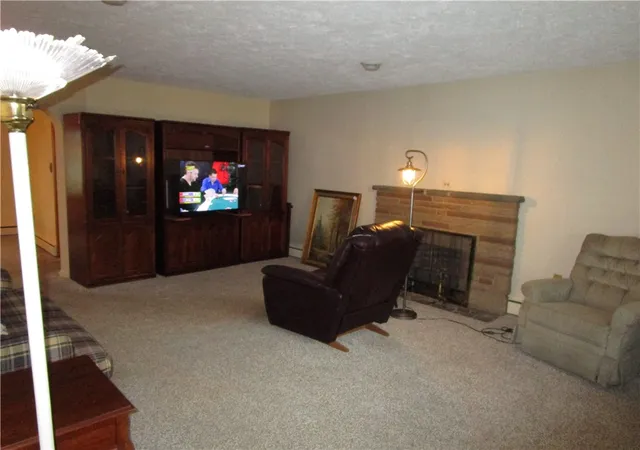 Photo 4 of Sale Pending at 410 Hazen Rd, Sharpsville, PA 16150 | MLS# 1741860 | Listing updated on 2026-03-31