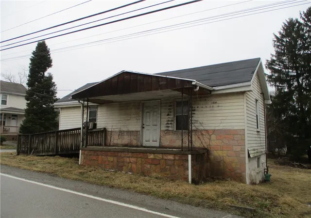 Photo 1 of Sale Pending at 963 Venetia Rd, Peters Twp, PA 15367 | MLS# 1742248 | Listing updated on 2026-04-12