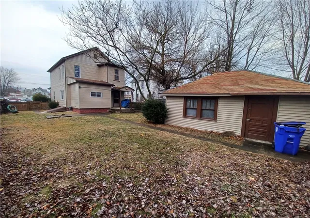 Photo 4 of Single family home for sale at 912 Washington Ave, Monaca, PA 15061 | MLS# 1742300 | Listing updated on 2026-07-20