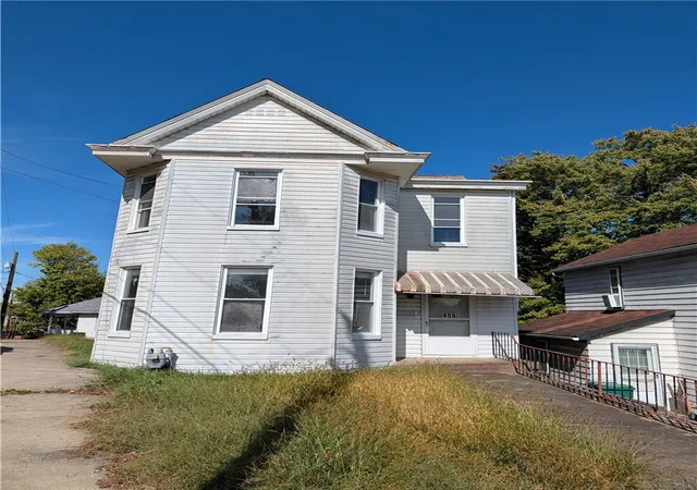 Homes for sale in City Of Washington, PA | 495 Broad St, City Of Washington, PA 15301 | MLS# 1742364