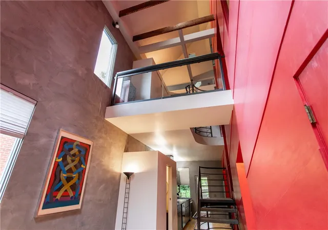 Photo 3 of Single family home for sale at 6542 Dalzell Pl, Pittsburgh, PA 15217 | MLS# 1742370 | Listing updated on 2026-06-26