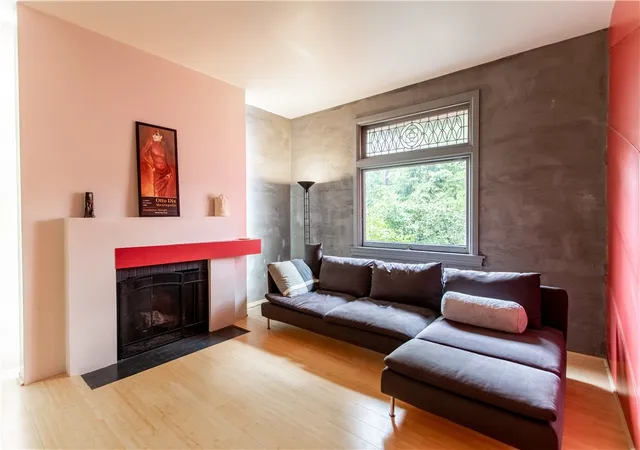 Photo 4 of Single family home for sale at 6542 Dalzell Pl, Pittsburgh, PA 15217 | MLS# 1742370 | Listing updated on 2026-06-26