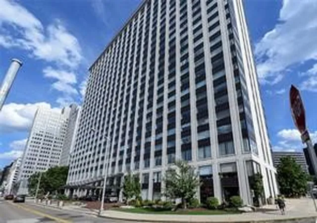 Homes for sale in Downtown Pgh, PA | 320 Fort Duquesne Blvd #8M, Downtown Pgh, PA 15222 | MLS# 1742468