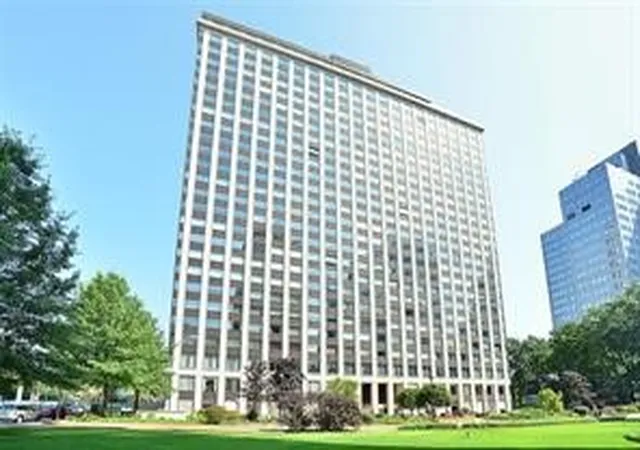 Homes for sale in Downtown Pgh, PA | 320 Fort Duquesne Blvd #8M, Downtown Pgh, PA 15222 | MLS# 1742468