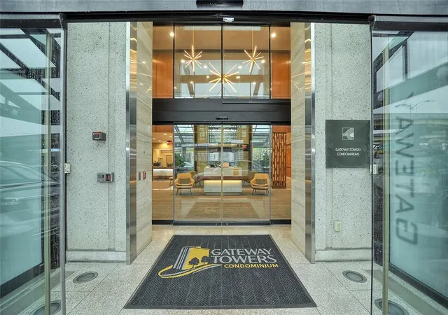 Homes for sale in Downtown Pgh, PA | 320 Fort Duquesne Blvd #8M, Downtown Pgh, PA 15222 | MLS# 1742468