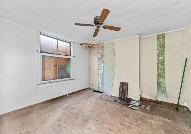 Photo 3 of Single family home for sale at 115 Hawkins Ave, Perry Hilltop, PA 15214 | MLS# 1742560 | Listing updated on 2026-05-04