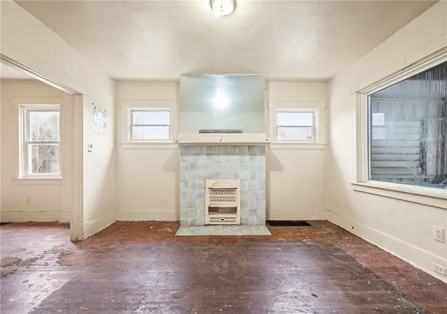 Photo 4 of Single family home for sale at 302 Platt Ave, Pittsburgh, PA 15216 | MLS# 1742341 | Listing updated on 2026-07-08