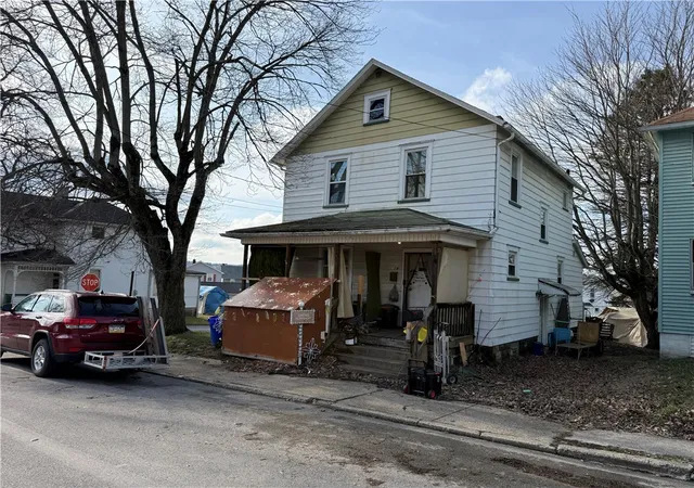 Photo 1 of Single family home for sale at 819 Morton St, New Castle, PA 16101 | MLS# 1742528 | Listing updated on 2026-07-08