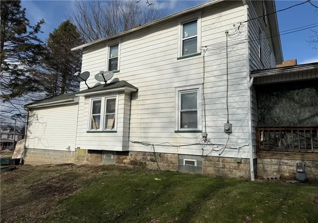 Photo 2 of Single family home for sale at 819 Morton St, New Castle, PA 16101 | MLS# 1742528 | Listing updated on 2026-07-08