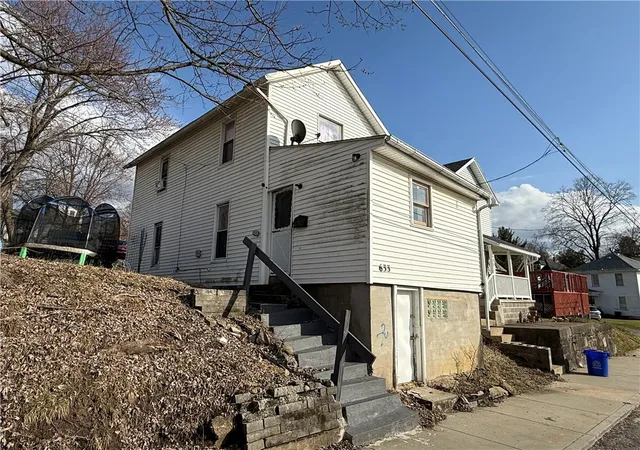 Photo 1 of Single family home for sale at 633 Forrest St, New Castle, PA 16101 | MLS# 1742524 | Listing updated on 2026-07-08