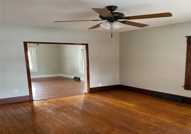 2nd image of 207 Hickory Way, Ellwood City, PA 16117 | MLS# 1742716