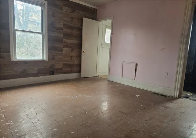 Listing Photo 2 - Condo for sale in building located at 1213-1215 Washington Ave, Carnegie, PA 16101 - Unit #