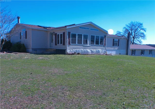Photo 3 of Sale Pending at 107 Hunting Hills Rd, Pittsburgh, PA 15327 | MLS# 1742782 | Listing updated on 2026-06-26