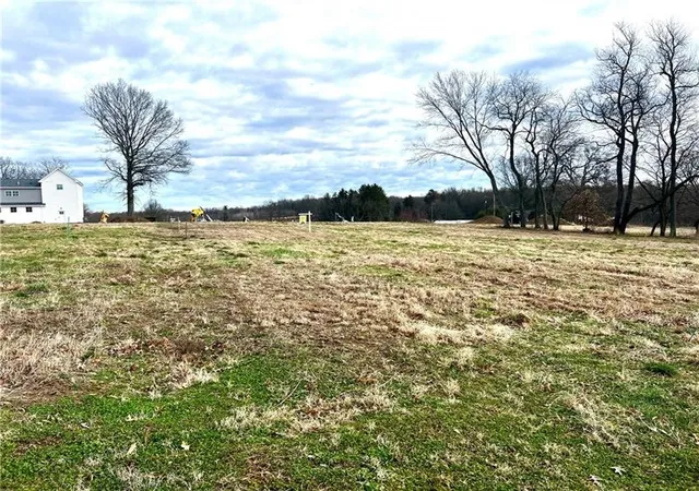 2nd image of 255 N Isabella St, Saxonburg, PA 16056 | MLS# 1742428