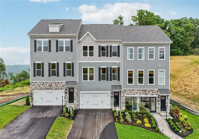 1st image of 139 River Ridge Dr, Moon/crescent Twp, PA 15108 | MLS# 1743047