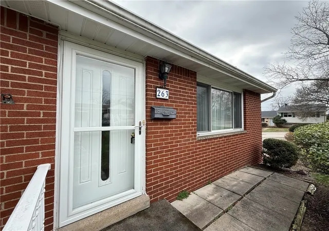 3rd image of 263 Shannon Heights Dr, Penn Hills, PA 15147 | MLS# 1743277