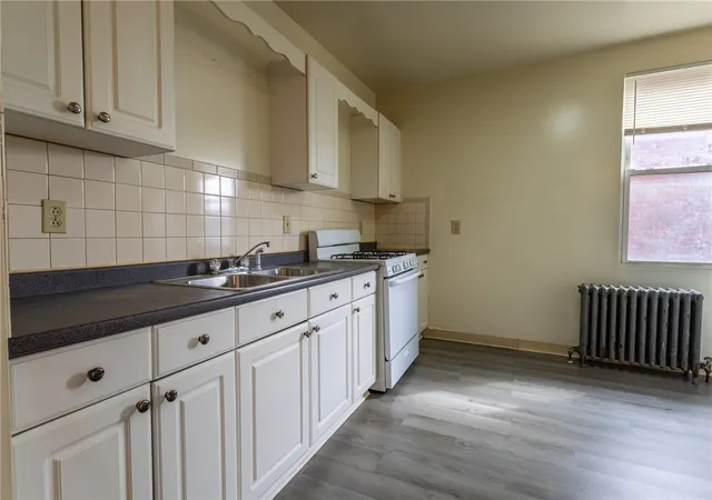 Listing Photo 4 - Condo for sale in building located at 832 Broadway Ave, McKees Rocks, PA 15136