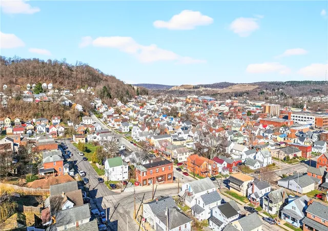 4th image of 800 4Th St, Ellwood City, PA 16117 | MLS# 1743241