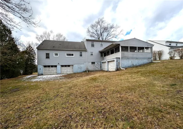 2nd image of 2139 Northwest Dr, North Huntingdon, PA 15642 | MLS# 1743405