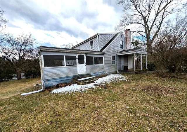3rd image of 2139 Northwest Dr, North Huntingdon, PA 15642 | MLS# 1743405