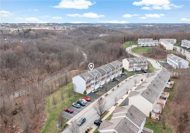 Homes for sale in Robinson Twp, PA | 259 Grace Manor Dr, Robinson Twp, PA 15108 | MLS# 1743259