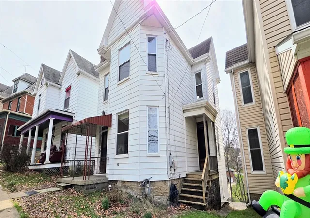 Photo 2 of Single family home for sale at 533 S Main, City Of Washington, PA 15301 | MLS# 1743635 | Listing updated on 2026-06-01