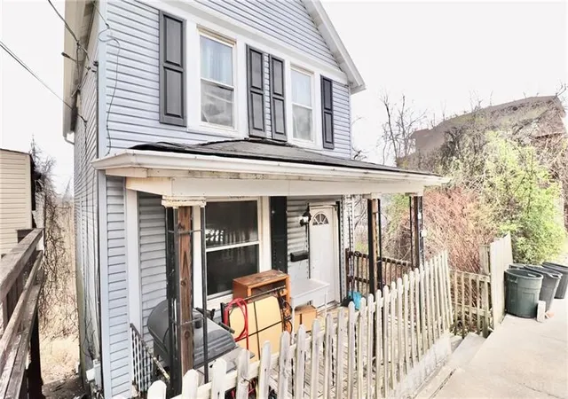Photo 2 of Single family home for sale at 1611 Ridge Ave, N Braddock, PA 15104 | MLS# 1743631 | Listing updated on 2026-04-01