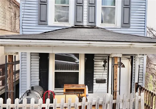 Photo 3 of Single family home for sale at 1611 Ridge Ave, N Braddock, PA 15104 | MLS# 1743631 | Listing updated on 2026-04-01