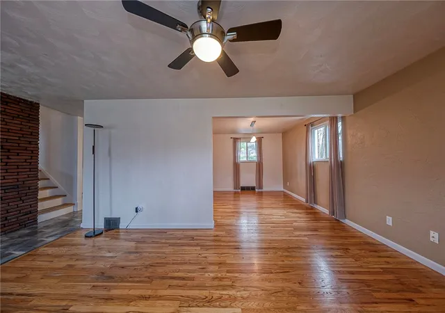 4th image of 4798 Oakridge Dr, Whitehall, PA 15227 | MLS# 1743667