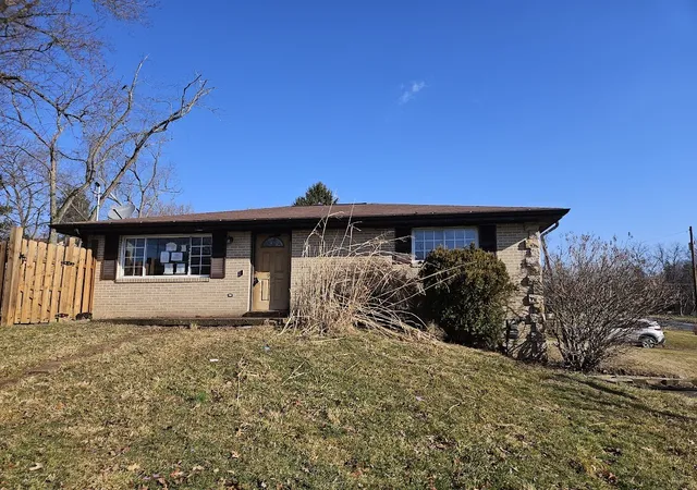 Homes for sale in City Of Washington, PA | 900 Sycamore St, City Of Washington, PA 15301 | MLS# 1743797