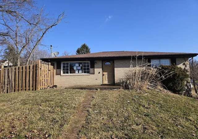 Photo 3 of Sale Pending at 900 Sycamore St, Washington, PA 15301 | MLS# 1743797 | Listing updated on 2026-06-30