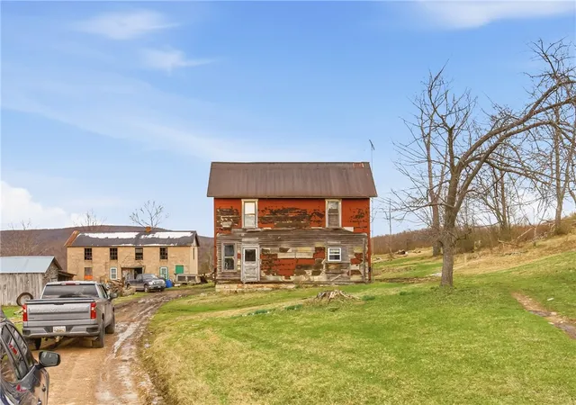 2nd image of 400 Wable Dr, Addison Twp, PA 15540 | MLS# 1743799