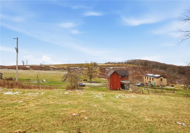 3rd image of 400 Wable Dr, Addison Twp, PA 15540 | MLS# 1743799