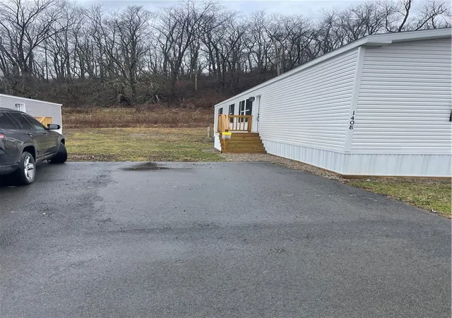 2nd image of 1408 A Hidden Valley Dr, Robinson Twp, PA 15019 | MLS# 1743836