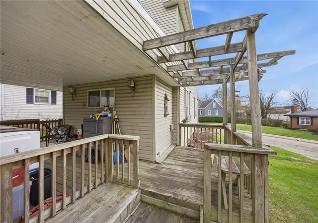 Homes for sale in New Kensington, PA | 501 Camp Avenue, New Kensington, PA 15068 | MLS# 1743882
