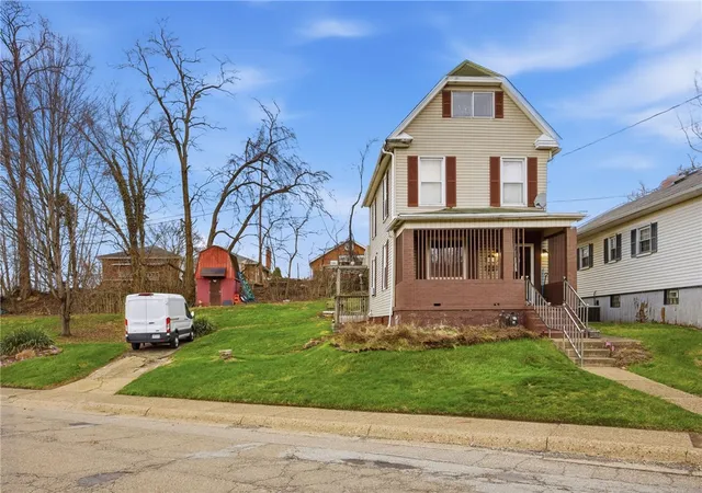 Homes for sale in New Kensington, PA | 501 Camp Avenue, New Kensington, PA 15068 | MLS# 1743882
