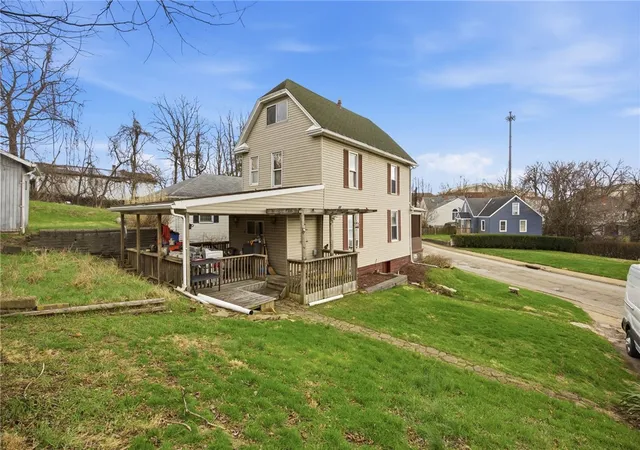 Homes for sale in New Kensington, PA | 501 Camp Avenue, New Kensington, PA 15068 | MLS# 1743882