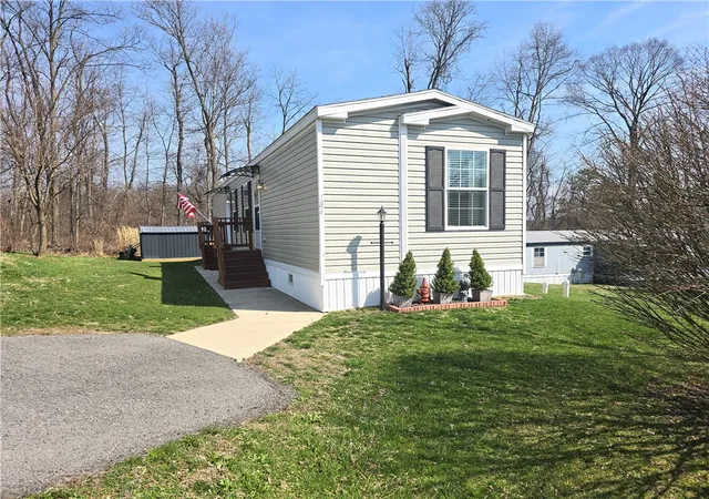 1st image of 186 Hampton Ave, North Fayette, PA 15126 | MLS# 1743814