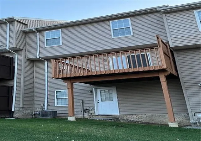 Homes for sale in Jeannette, PA | 2003 Trail Side Court, Jeannette, PA 15644 | MLS# 1743982