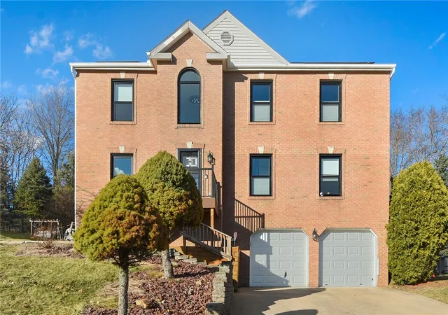 Homes for sale in Monroeville, PA | 112 Coventry Ct, Monroeville, PA 15146 | MLS# 1743774