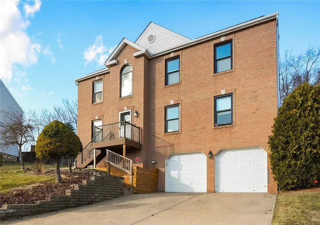 Homes for sale in Monroeville, PA | 112 Coventry Ct, Monroeville, PA 15146 | MLS# 1743774