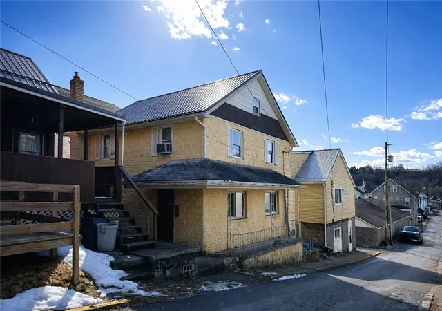 Photo 2 of Single family home for sale at 943 Johnston Ave #2, Kittanning Twp, PA 16201 | MLS# 1743936 | Listing updated on 2026-08-28